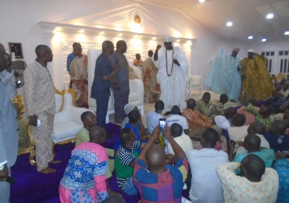 Travelogue: Another Day With The Ooni of Ife, Opa Oranmiyan & The House With The Lake